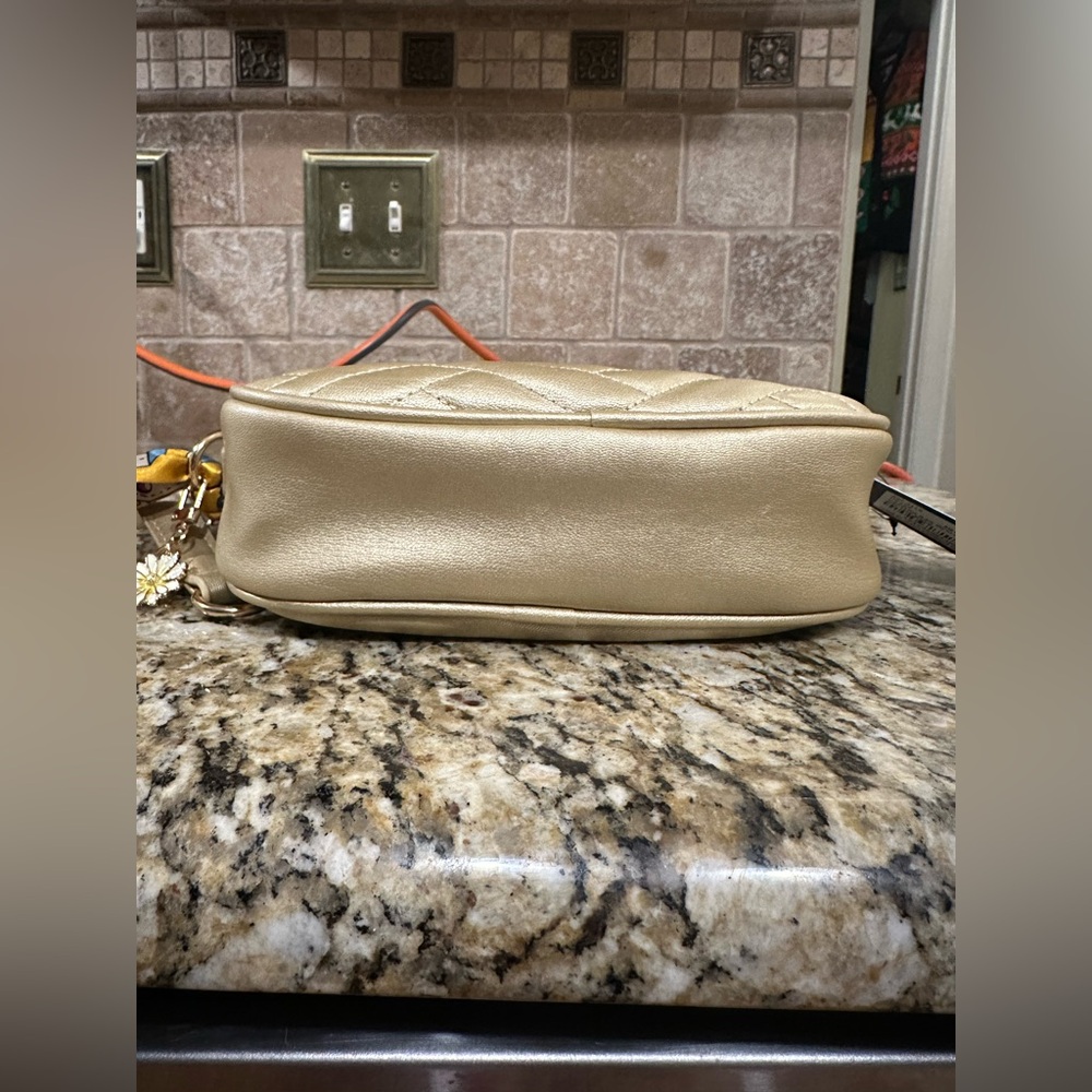 Badgley Mischka Gold Quilted Crossbody/ Camera Bag🎉🎉Host Pick✨✨ - Picture 9 of 11